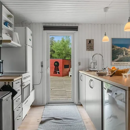 Nyaraló Reeta - 450m From The Sea By Interhome