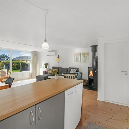 Reeta - 450m From The Sea By Interhome *