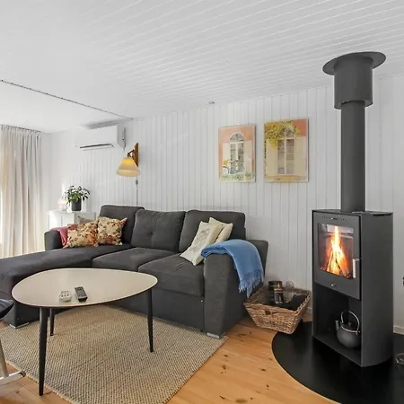 Reeta - 450m From The Sea By Interhome
